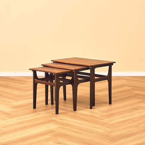 Danish set of nest of tables in Santos rosewood by Hundevad & Co