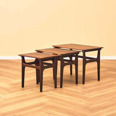 Danish set of nest of tables in Santos rosewood by Hundevad & Co