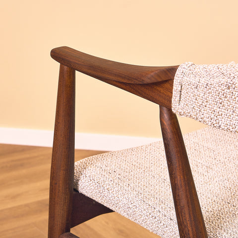 Danish dining armchairs in walnut 'model 213' by Thomas Harlev for Farstrup