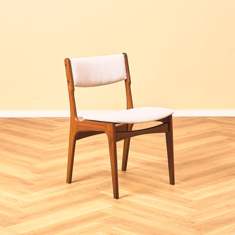 Danish set of 6 dining chairs in solid teak