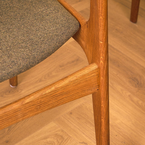 Danish dining chairs in oak by Johannes Andersen for Uldum Mobelfabrik