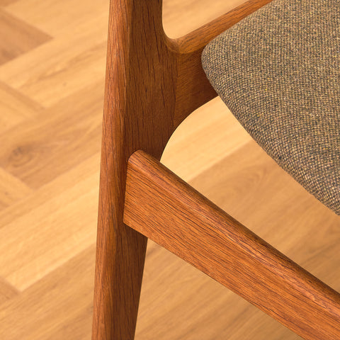 Danish dining chairs in oak by Johannes Andersen for Uldum Mobelfabrik