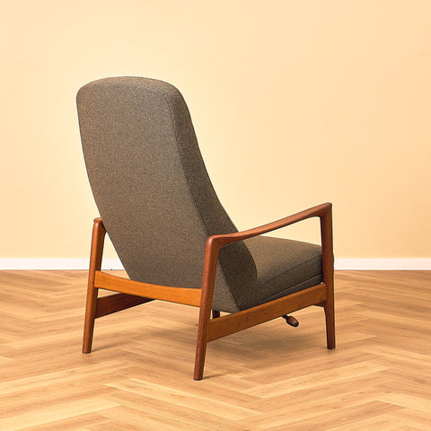 Folke Ohlsson Duxiesta Armchair for Ljungs Industrier