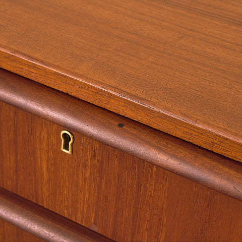 Danish chest of drawers in teak