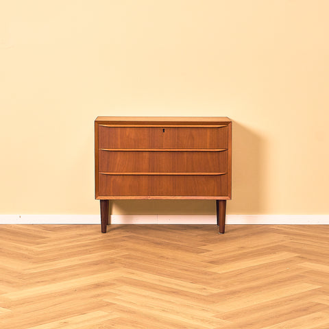 Danish chest of drawers in teak