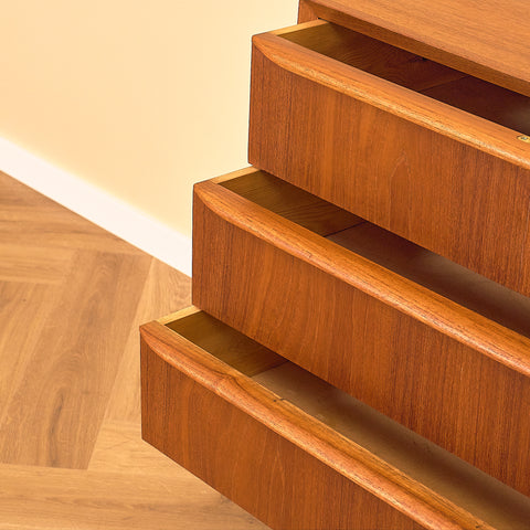 Danish chest of drawers in teak