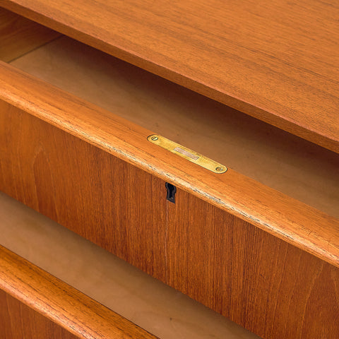 Danish chest of drawers in teak