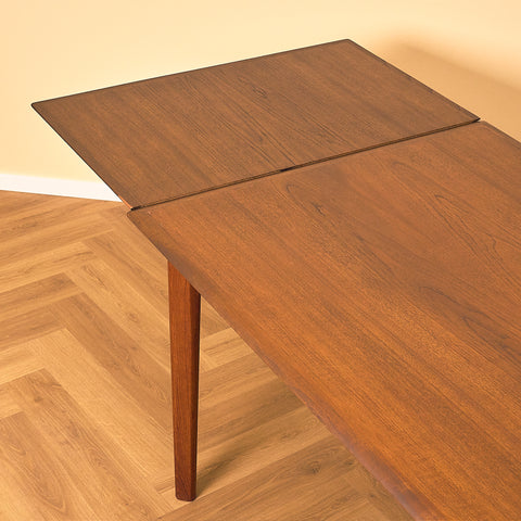Danish dining table in teak