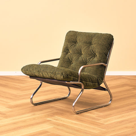 Mid-century armchair in chrome by Peter Hoyte