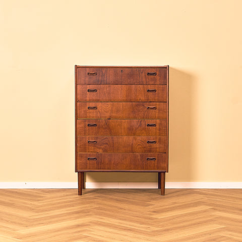 Danish chest of drawers in teak