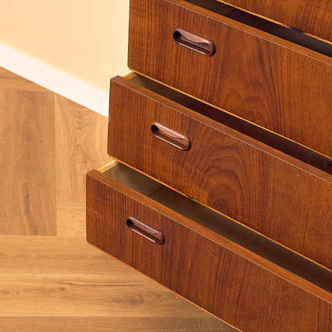 Danish chest of drawers in teak