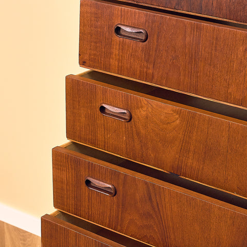 Danish chest of drawers in teak