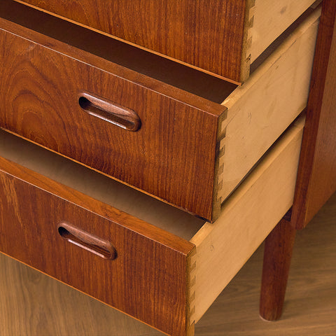 Danish chest of drawers in teak