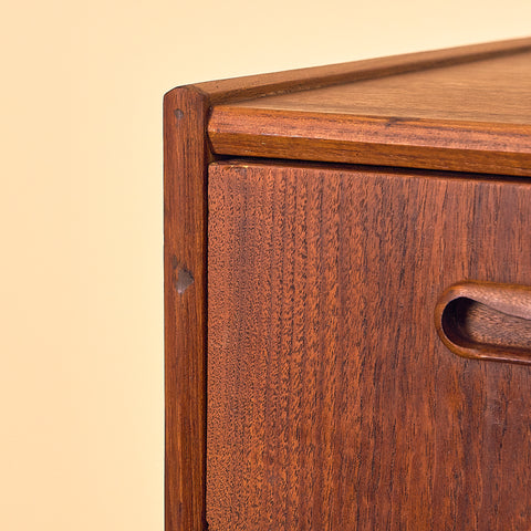 Danish chest of drawers in teak