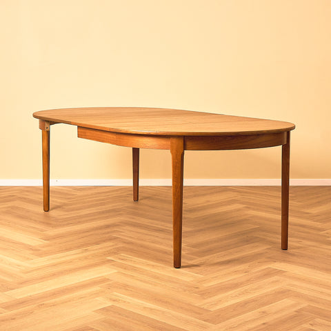 Danish round dining table in teak