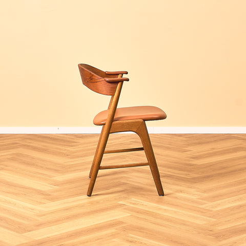Danish dining chairs in teak and oak, model 32 by Kai Kristiansen for Korup Stolefabrik