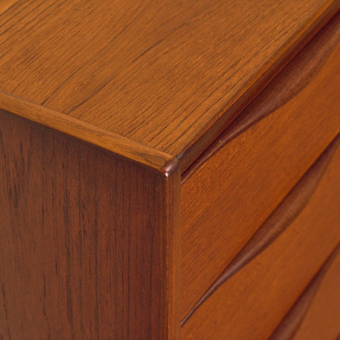 Danish chest of drawers in teak