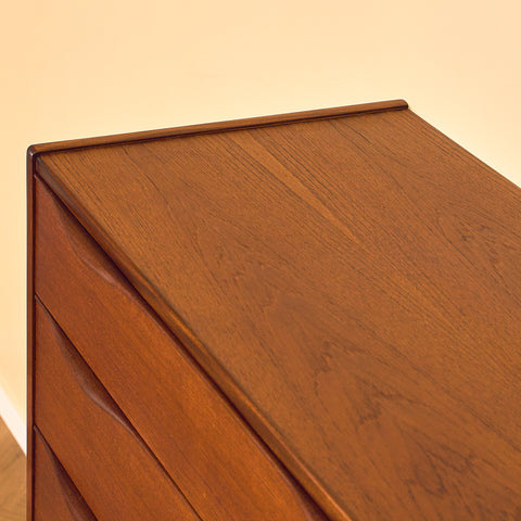 Danish chest of drawers in teak