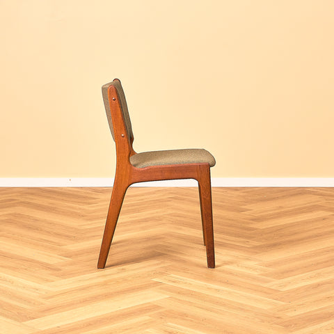 A rare set of Danish dining chairs in teak by Erik Buch for Anderstrup Møbelfabrik, model 89