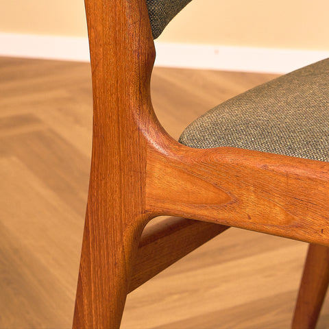 A rare set of Danish dining chairs in teak by Erik Buch for Anderstrup Møbelfabrik, model 89