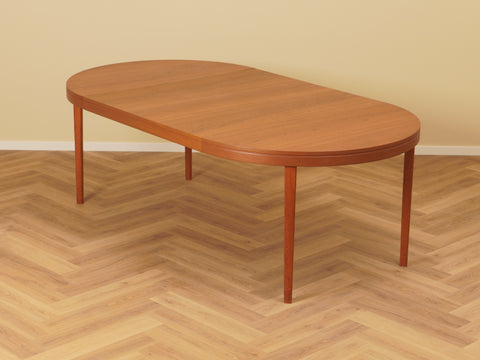 Swedish round dining table in teak by Skaraborgs Möbelindustri in Tibro