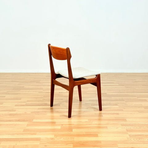 Danish dining chairs in teak by Erik Buch for Findahls Møbelfabrik