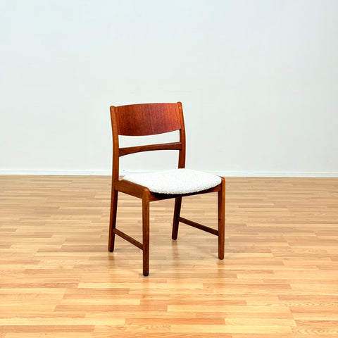 Danish dining chairs in teak & oak