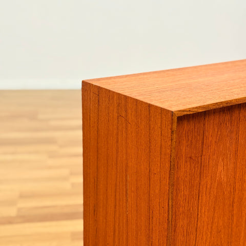 Small storage in teak