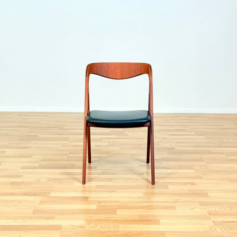 Danish set of 2+2 dining chairs in teak by Johannes Andersen