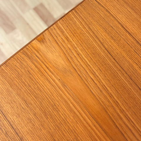 Dining table in teak, 1950s-60s, Denmark - Beyo Vintage