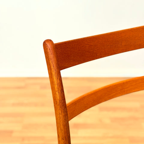 Swedish set of 6 dining chairs in oak