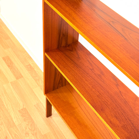 Bookshelf in teak