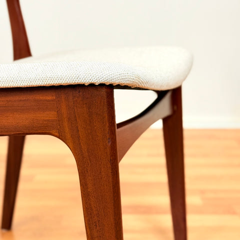 Danish set of 6 dining chairs in walnut by Eric Buch