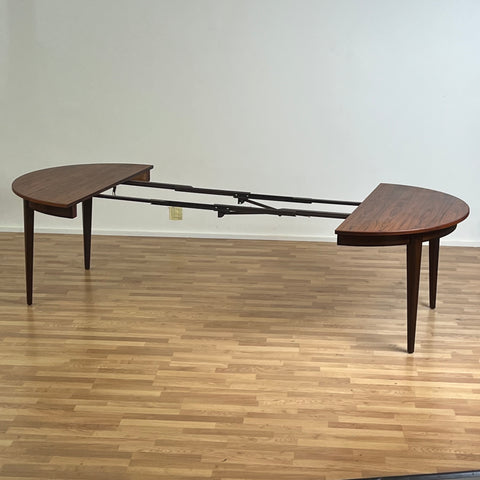 Round dining table with 3 ext., Santos Rosewood, Omann Jun