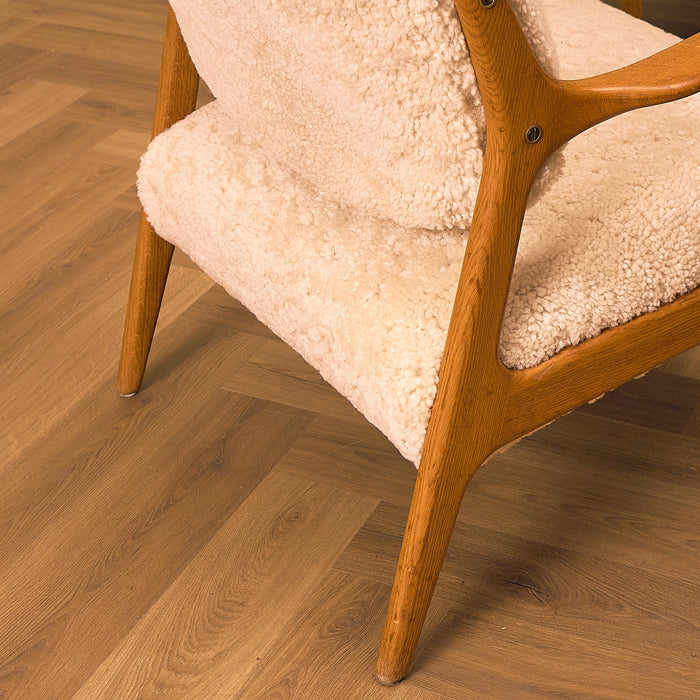 Oak Armchair with Sheepskin Upholstery, condition detail 9