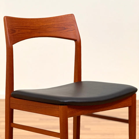 Set of 6 dining chairs in teak by Henning Kjaernulf. A for Vejle Stolefabrik, 1950s-60s, Denmark - Beyo Vintage