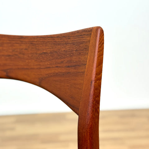 Set of 6 dining chairs in teak by Henning Kjaernulf. A for Vejle Stolefabrik, 1950s-60s, Denmark - Beyo Vintage