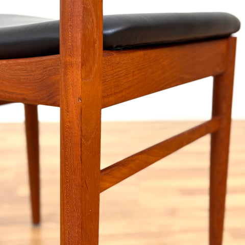 Set of 6 dining chairs in teak by Henning Kjaernulf. A for Vejle Stolefabrik, 1950s-60s, Denmark - Beyo Vintage