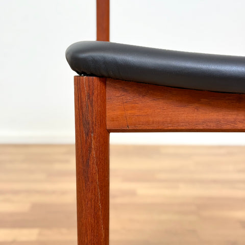 Set of 6 dining chairs in teak by Henning Kjaernulf. A for Vejle Stolefabrik, 1950s-60s, Denmark - Beyo Vintage