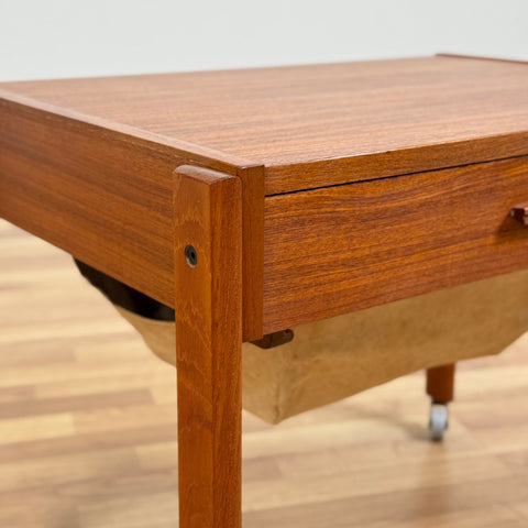 Side table / Sewing table in teak, 1950s-60s, Denmark - Beyo Vintage