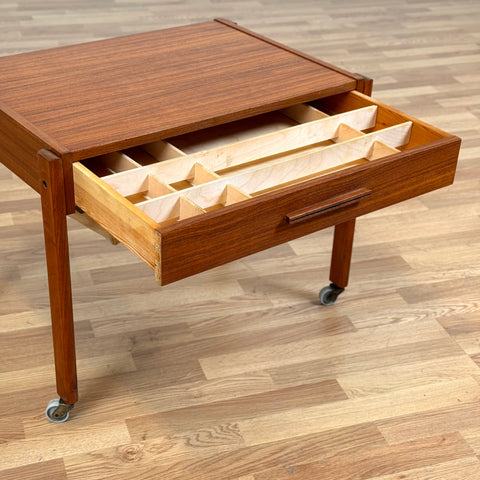 Side table / Sewing table in teak, 1950s-60s, Denmark - Beyo Vintage