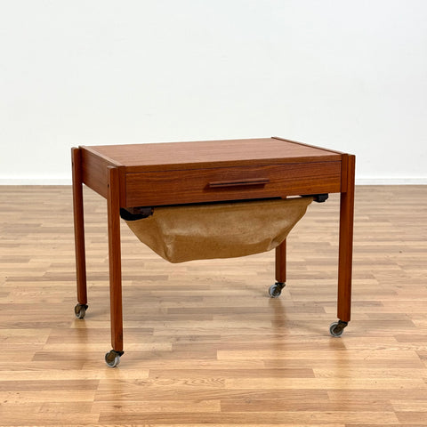 Side table / Sewing table in teak, 1950s-60s, Denmark - Beyo Vintage