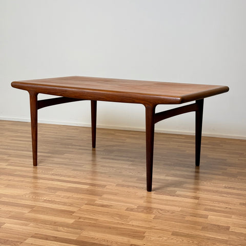 Dining table in teak by Johannes Andersen for Uldum Møbelfabrik, 1950s-60s, Denmark - Beyo Vintage