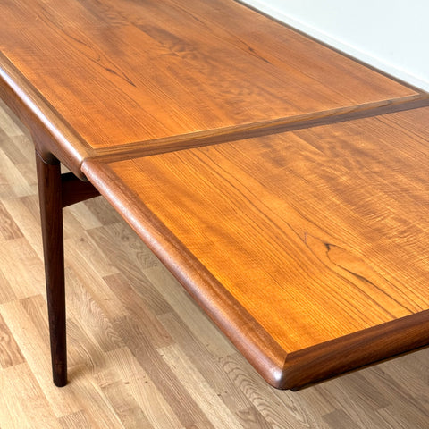 Dining table in teak by Johannes Andersen for Uldum Møbelfabrik, 1950s-60s, Denmark - Beyo Vintage