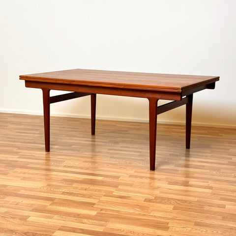 Dining table in teak by Vejle Stole & Furniture Factory, 1950s-60s, Denmark - Beyo Vintage