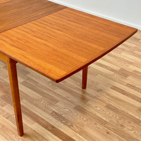Dining table with one extension, Sweden - Beyo Vintage