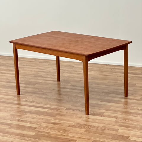Dining table with one extension, Sweden - Beyo Vintage