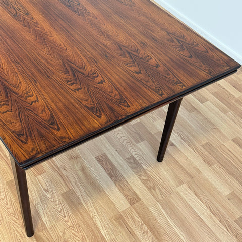 Dining table with two leaves, Denmark - Beyo Vintage