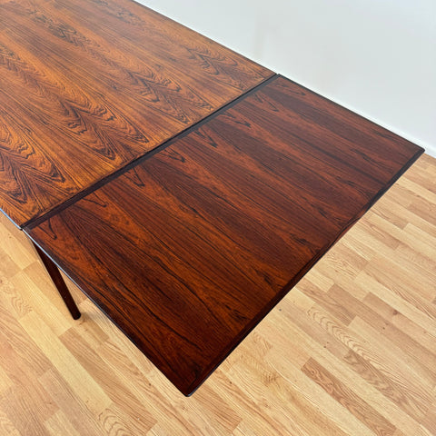 Dining table with two leaves, Denmark - Beyo Vintage
