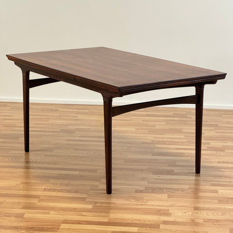 Dining table with two leaves, Denmark - Beyo Vintage
